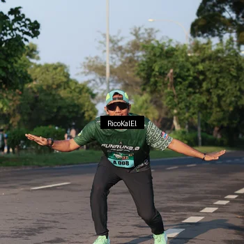 Runner Photo 6018048