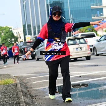 Runner Photo 6018057