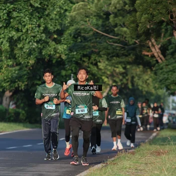 Runner Photo 6018067