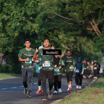 Runner Photo 6018070