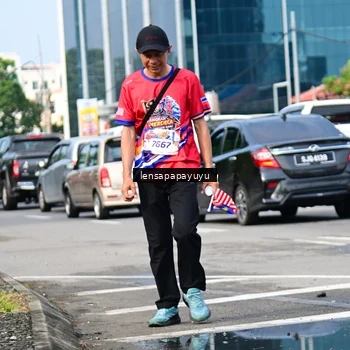 Runner Photo 6018074