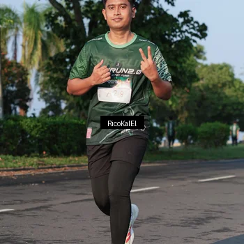 Runner Photo 6018104