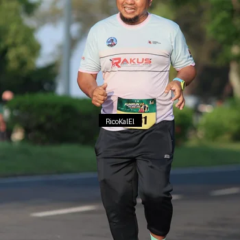 Runner Photo 6018173