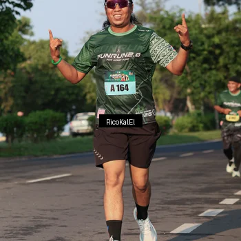 Runner Photo 6018175