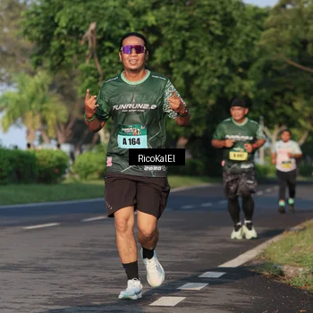 Runner Photo 6018179