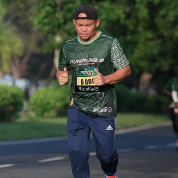 Runner Photo 6018196