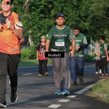 Runner Photo 6018214