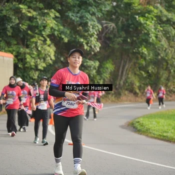 Runner Photo 6018243