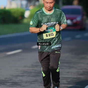 Runner Photo 6018249