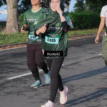 Runner Photo 6018274