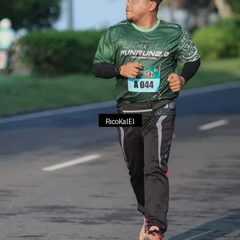 Runner Photo 6018297