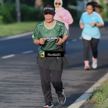 Runner Photo 6018302