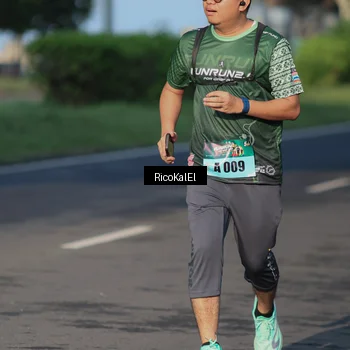 Runner Photo 6018335