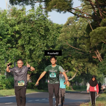 Runner Photo 6018392