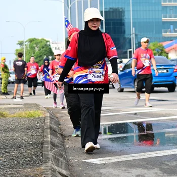 Runner Photo 6018396
