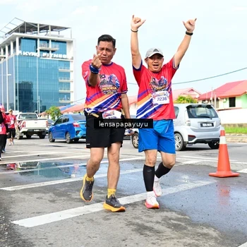 Runner Photo 6018398