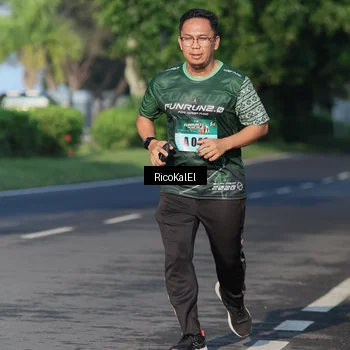 Runner Photo 6018406