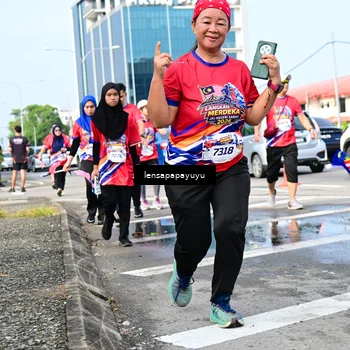 Runner Photo 6018419