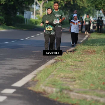 Runner Photo 6018428