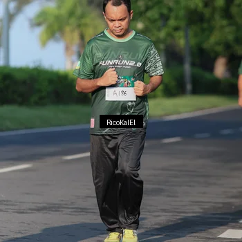 Runner Photo 6018453