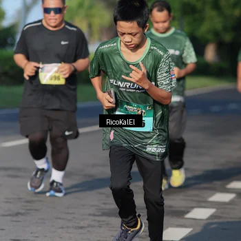 Runner Photo 6018455