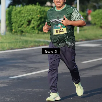 Runner Photo 6018628