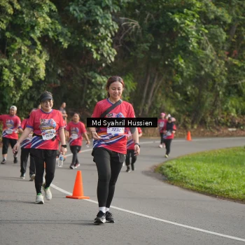 Runner Photo 6018701