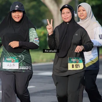 Runner Photo 6018717