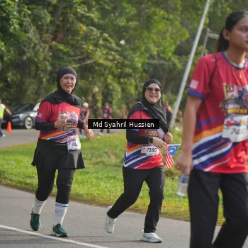 Runner Photo 6018735