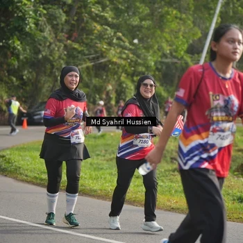 Runner Photo 6018759