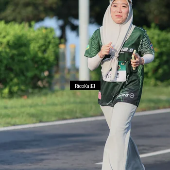 Runner Photo 6018776