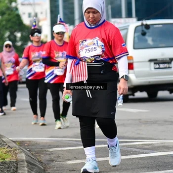 Runner Photo 6018851