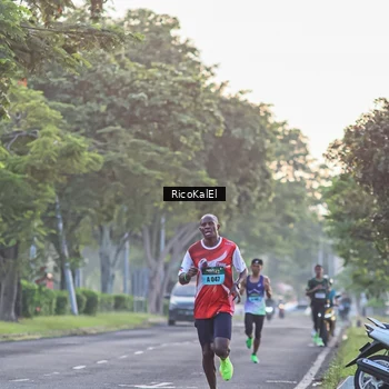 Runner Photo 6019673