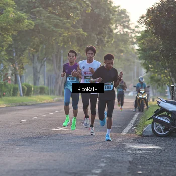 Runner Photo 6019717