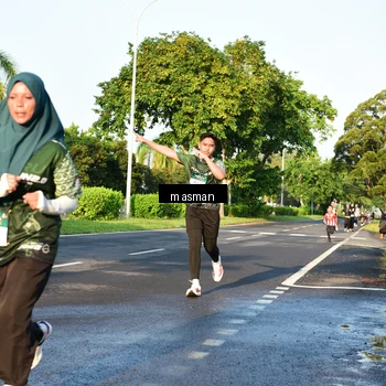 Runner Photo 6020180