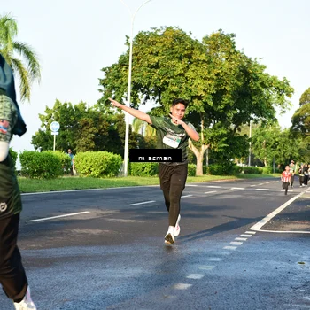 Runner Photo 6020182