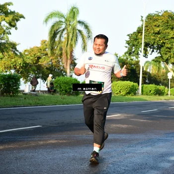 Runner Photo 6020222