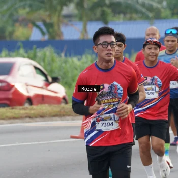 Runner Photo 6020247