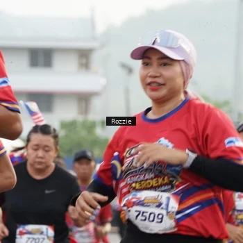 Runner Photo 6020299