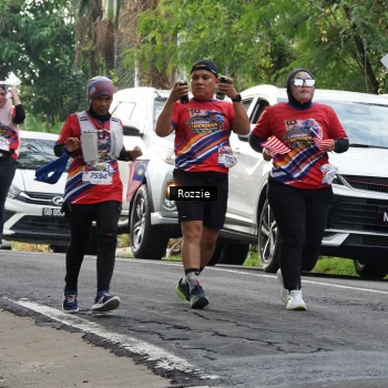 Runner Photo 6020598