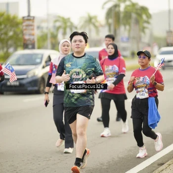 Runner Photo 6020799