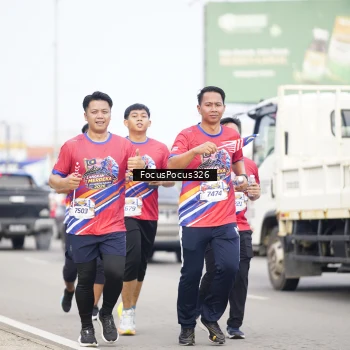 Runner Photo 6023752