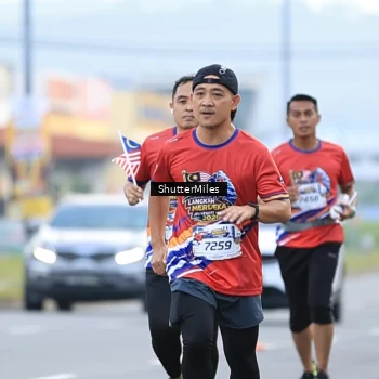 Runner Photo 6024057