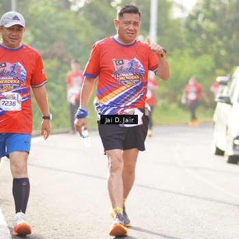 Runner Photo 6026350