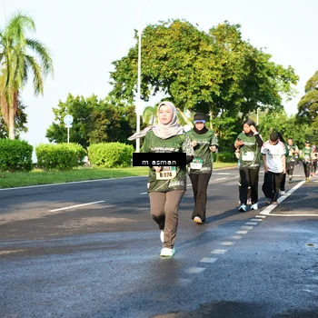 Runner Photo 6027345