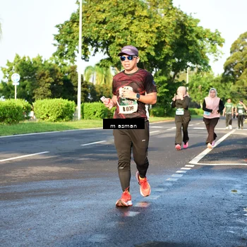 Runner Photo 6027685