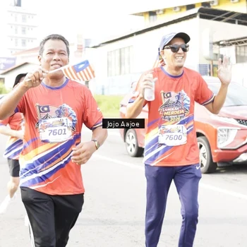 Runner Photo 6028042