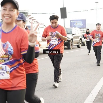 Runner Photo 6030048