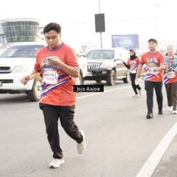 Runner Photo 6030049