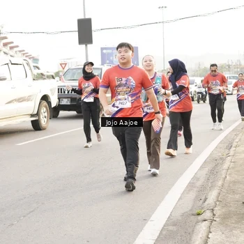 Runner Photo 6030057
